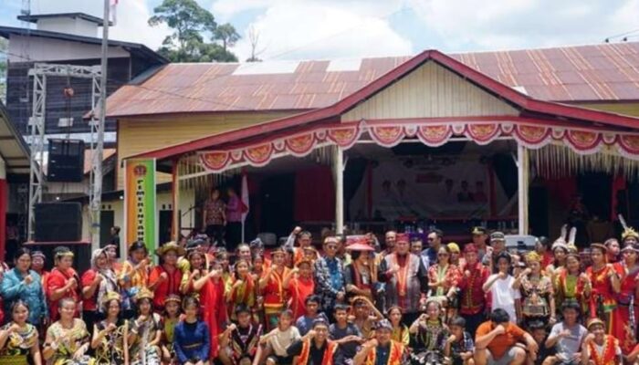 Peringatan HUT ke-174 Kampung Geleo Asa, Bupati Kutai Barat Apresiasi Semangat Gotong Royong Warga